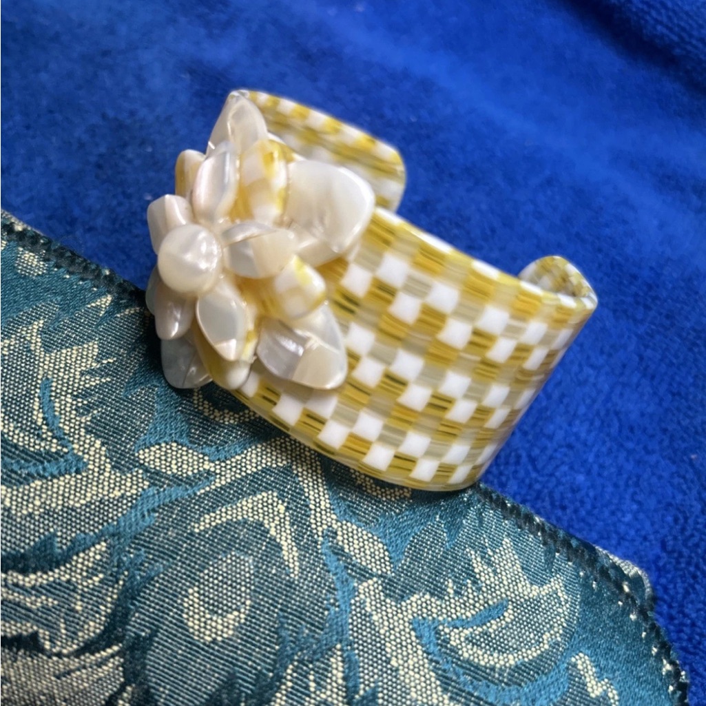 Mackenzie-Childs Yellow And White Parchment Check Capiz Flower Bracelet Retired